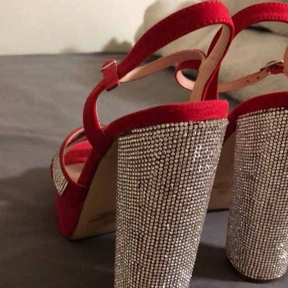 High-Heels - Picture 3 of 5